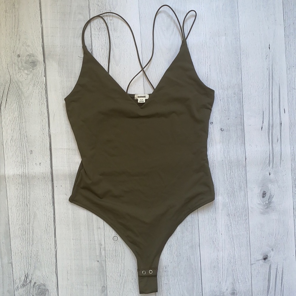 GARAGE - V neck bodysuit